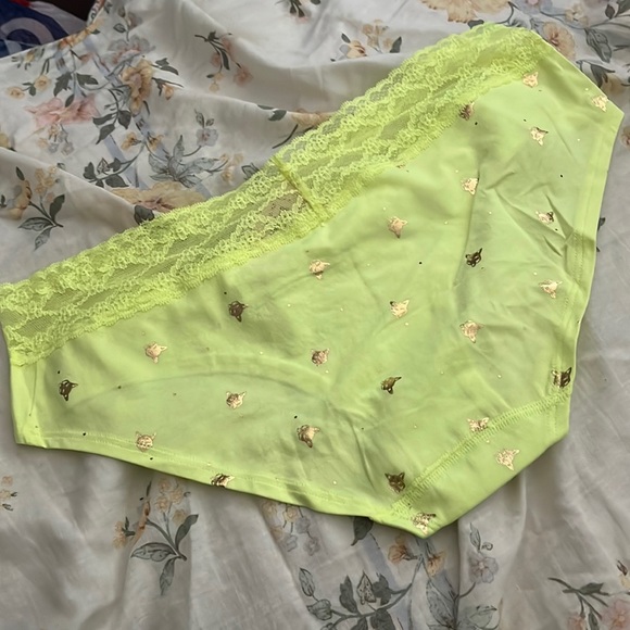 Victoria’s Secret Lace Waist Panty Yellow Foil Fox Hiphugger - Picture 2 of 3